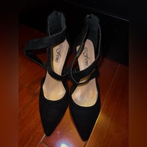 Femi pointy heels